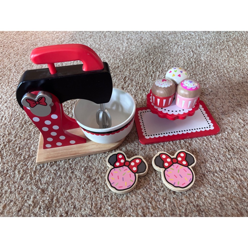 Disney Wooden Toys Minnie Mouse Baking Play Set- complete - Picture 1 of 5